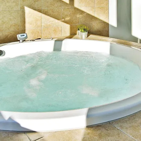 Luxury Pool Retreat In - By Traum