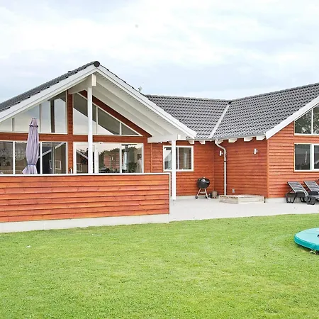 Luxury Pool Retreat In - By Traum *