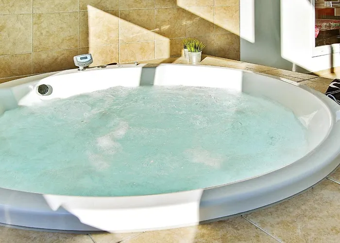 Luxury Pool Retreat In - By Traum