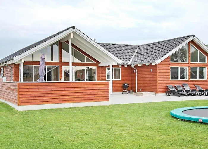 Luxury Pool Retreat In - By Traum *